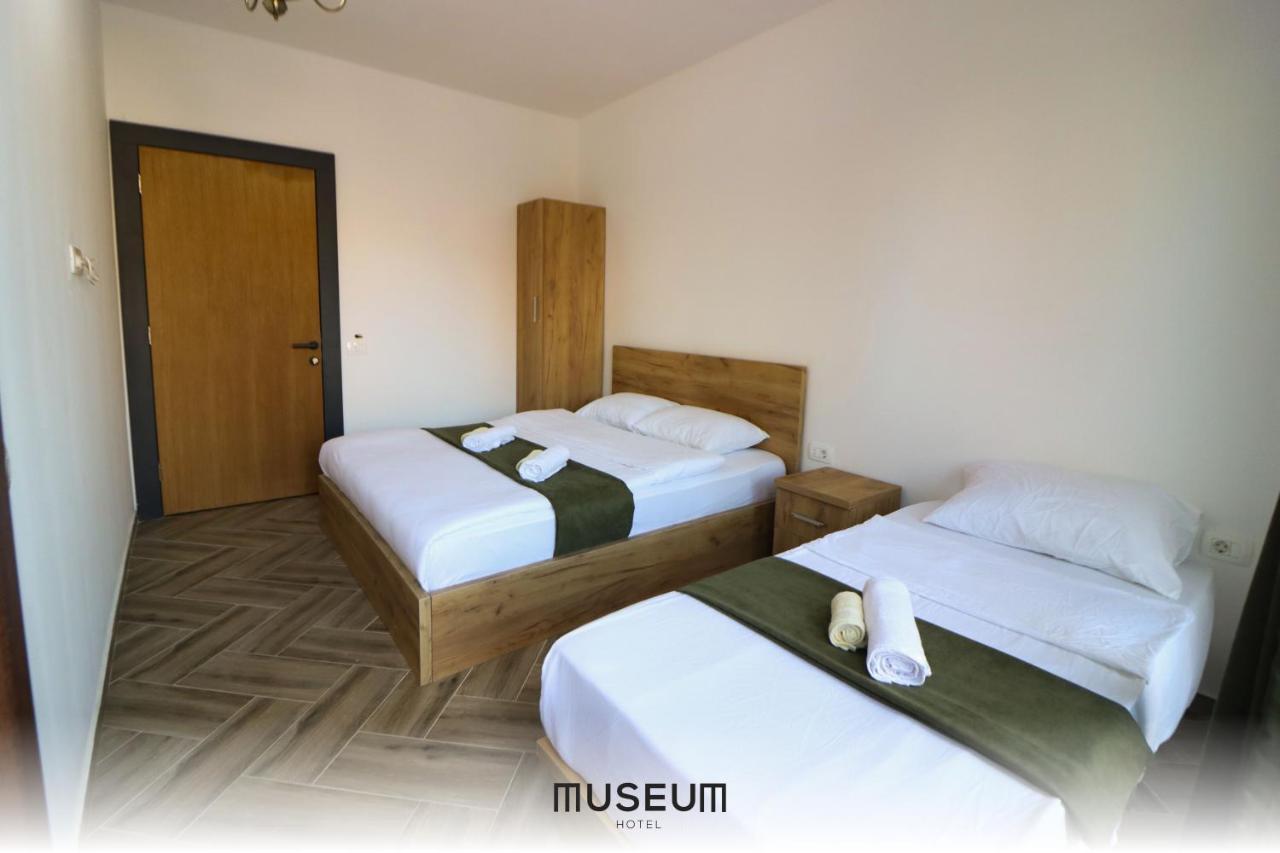 Museum Hotel Pristina Exterior foto