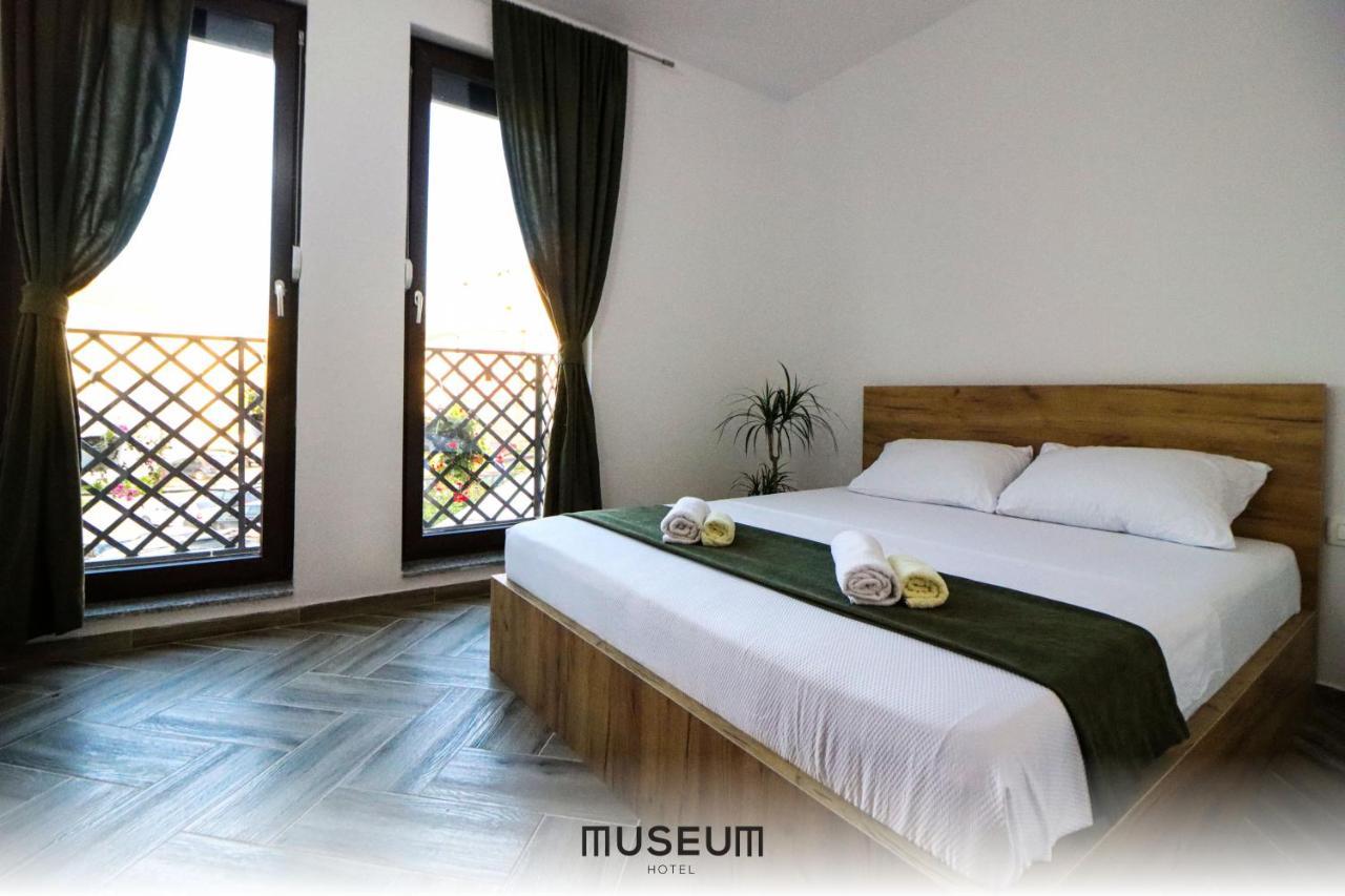 Museum Hotel Pristina Exterior foto