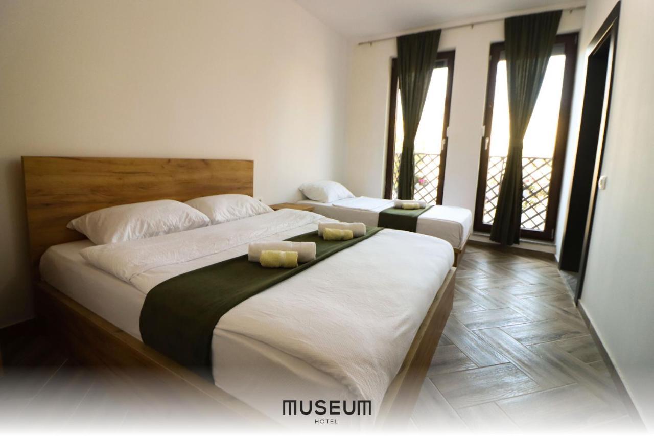 Museum Hotel Pristina Exterior foto